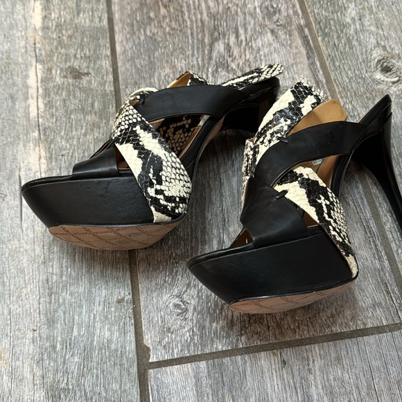 L.A.M.B Python Slingback Platform Stiletto 8 - Picture 9 of 9